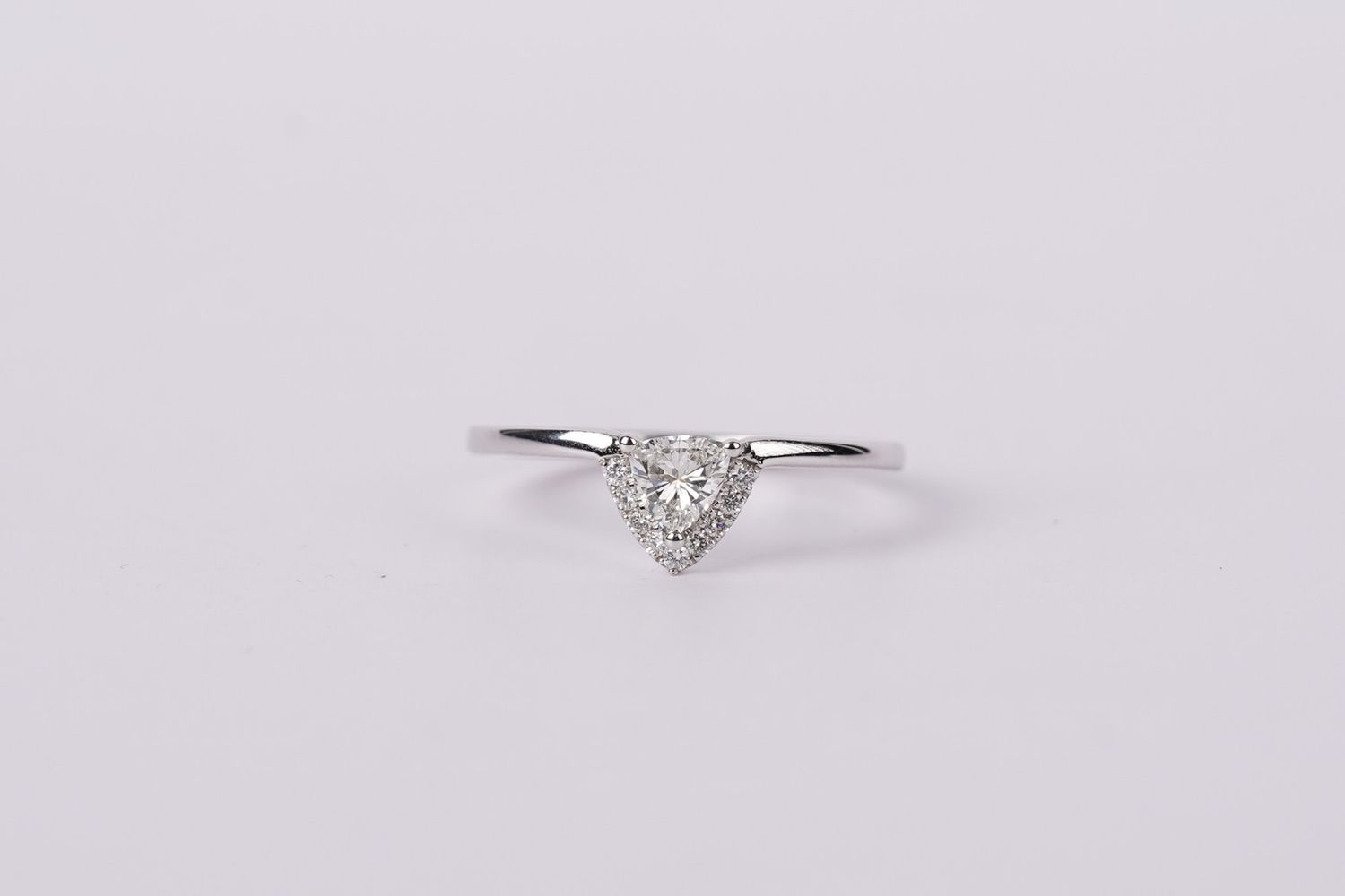 ETTX-14KW 2.0g .33ctw (0.26ctr) I/SI1 Trillion Diamond Fashion Ring (size 6.75)