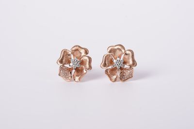 NTB-14KR 2.45g .18ctw Diamond Flower Stud Earrings