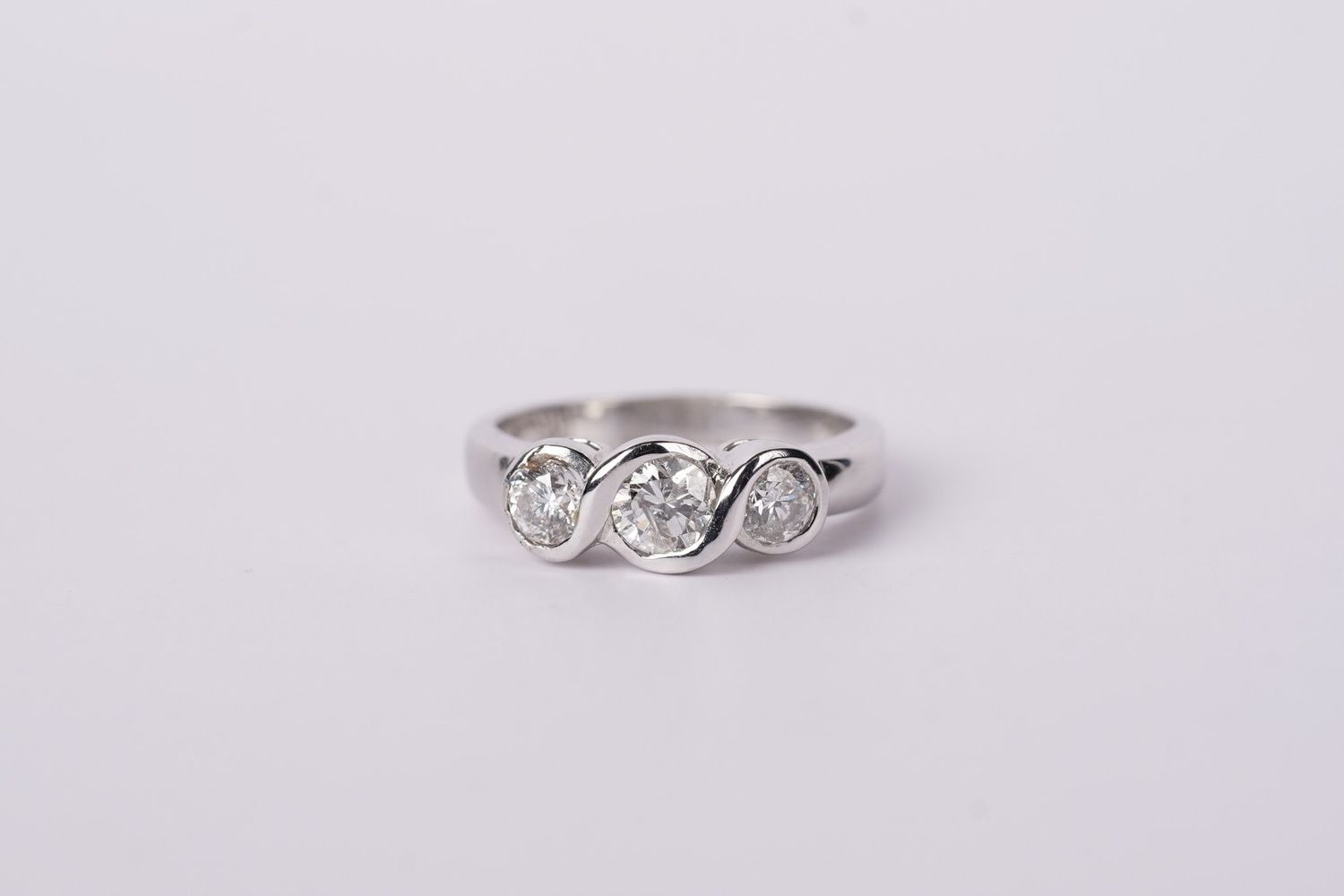 14KW 3.9g 1.00ctw Diamond 3-Stone Ring (size 6.5)