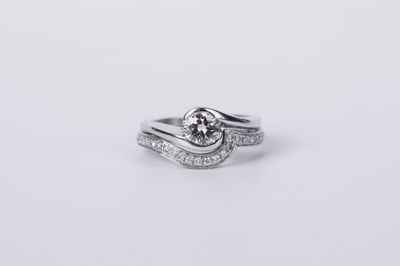 14KW 4.9g .95ctw (.60ctr) Diamond Swirl Set (size 4.5)