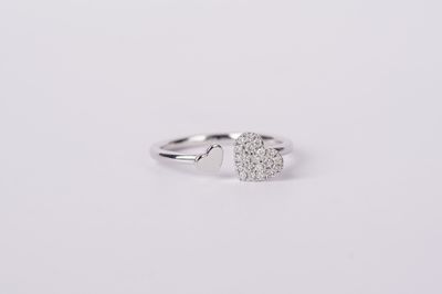 VBN-14KW 2.0g .18ctw Diamond Heart Open Fashion Ring (size 7)