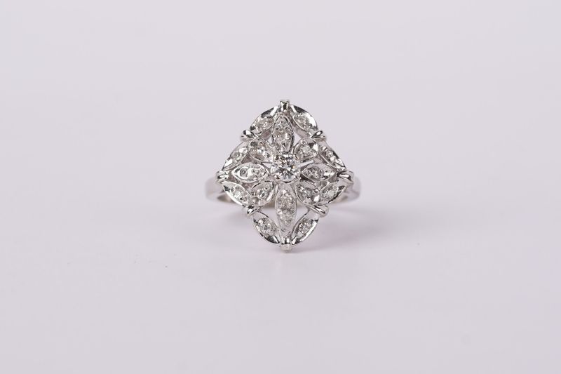 ATT-14KW 6.0g .40ctw Diamond Estate Ring (size 6)