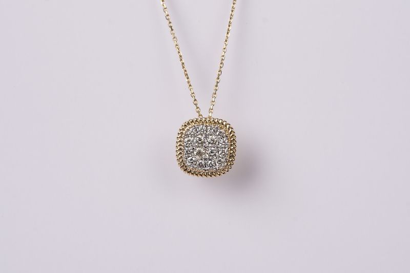 ENTX-14KY 4.9g 77ctw Diamond Cluster Pendant 18&quot;