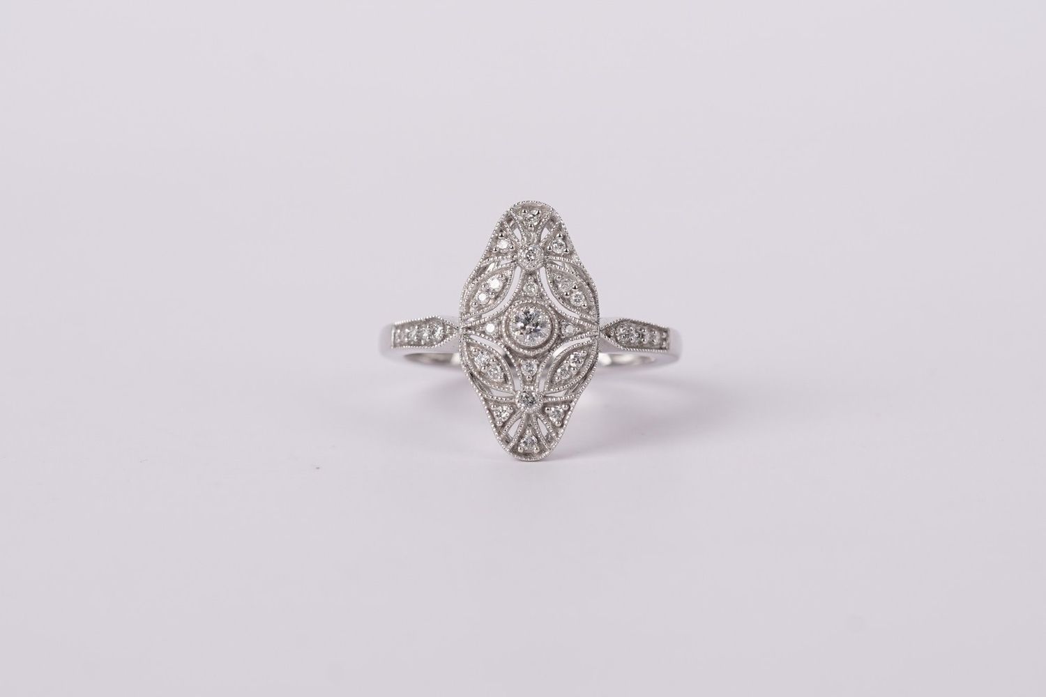 ANA-10KW 2.4g .21ctw Diamond Vintage Inspired Ring (size 7)