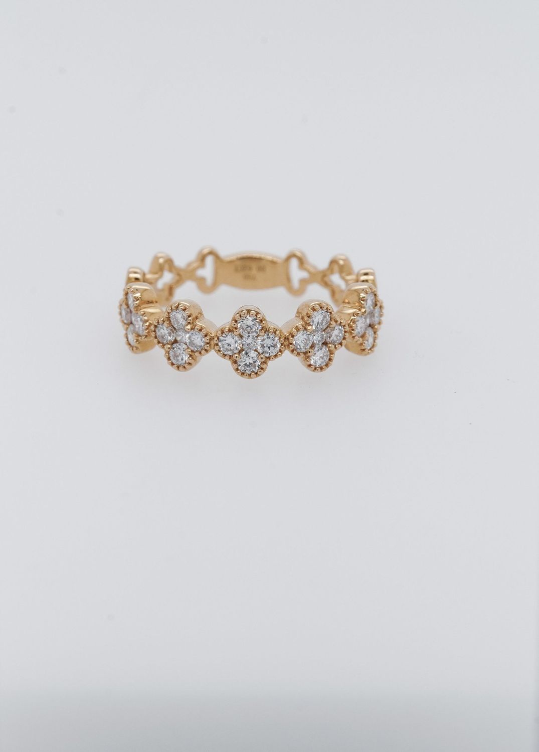REAX-18KY 3.1g .62ctw Diamond Clover Stackable Band (size 6.5)