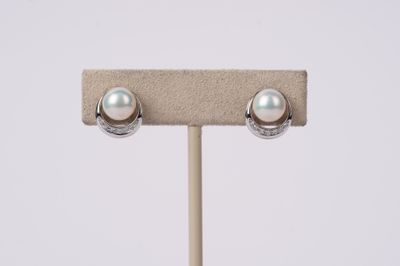 ALT- 18KW 3.3g 7-7.5mm Pearl .12ctw Diamond Stud Earrings