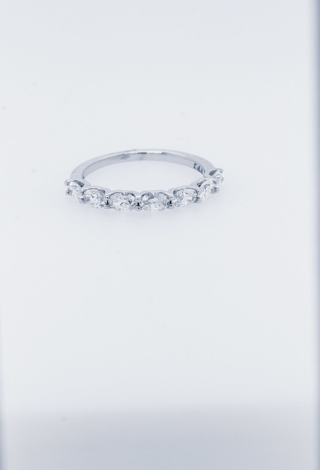VDTT- 14KW 1.95g 1.02ctw G-H/VS Oval Diamond Stackable Band (size 7)