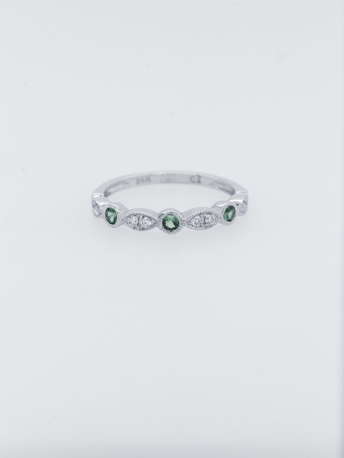 EVB- 14KW 1.8g .22ctw Diamond .16 Tsavorite Garnet Stackable Band (size 6)