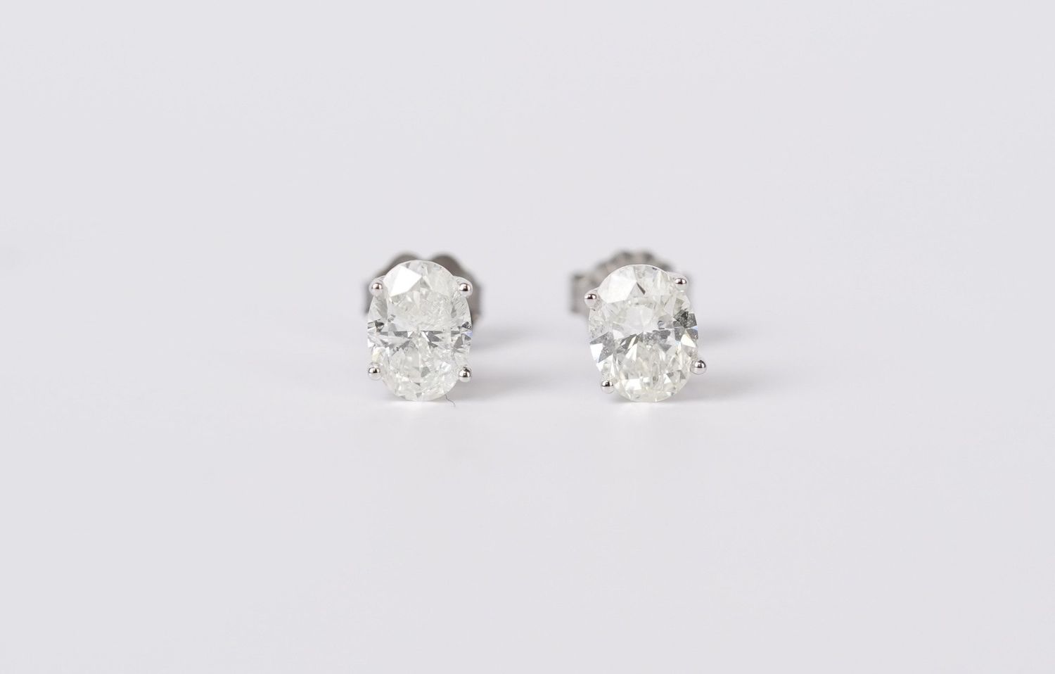 VIRE-14KW 1.1g 1.77ctw I-J/I1 Oval Diamond Stud Earrings