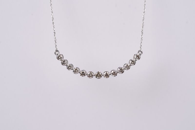 BTTX- 14KW 3.0g 1.00ctw Curved Diamond Bar Necklace 18&quot;
