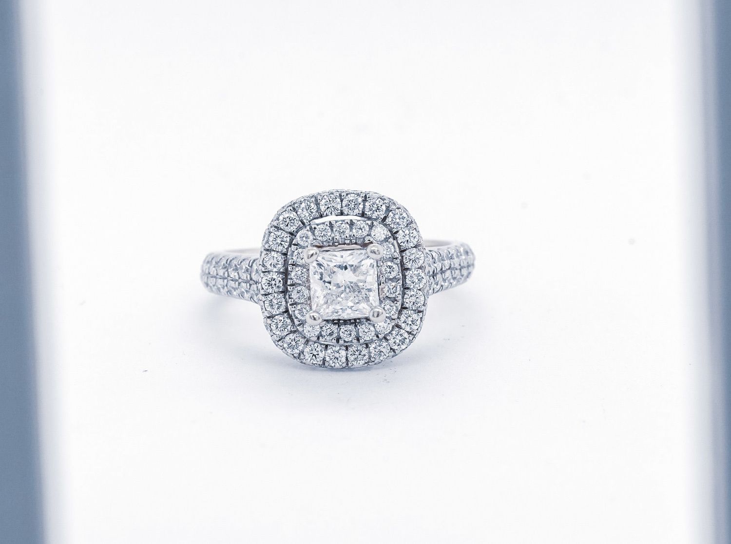 VEET- 14KW 6.1g 2.22ctw (.72ctr) G/SI2 Princess Diamond Neil Lane Halo Engagement Ring (5.5)