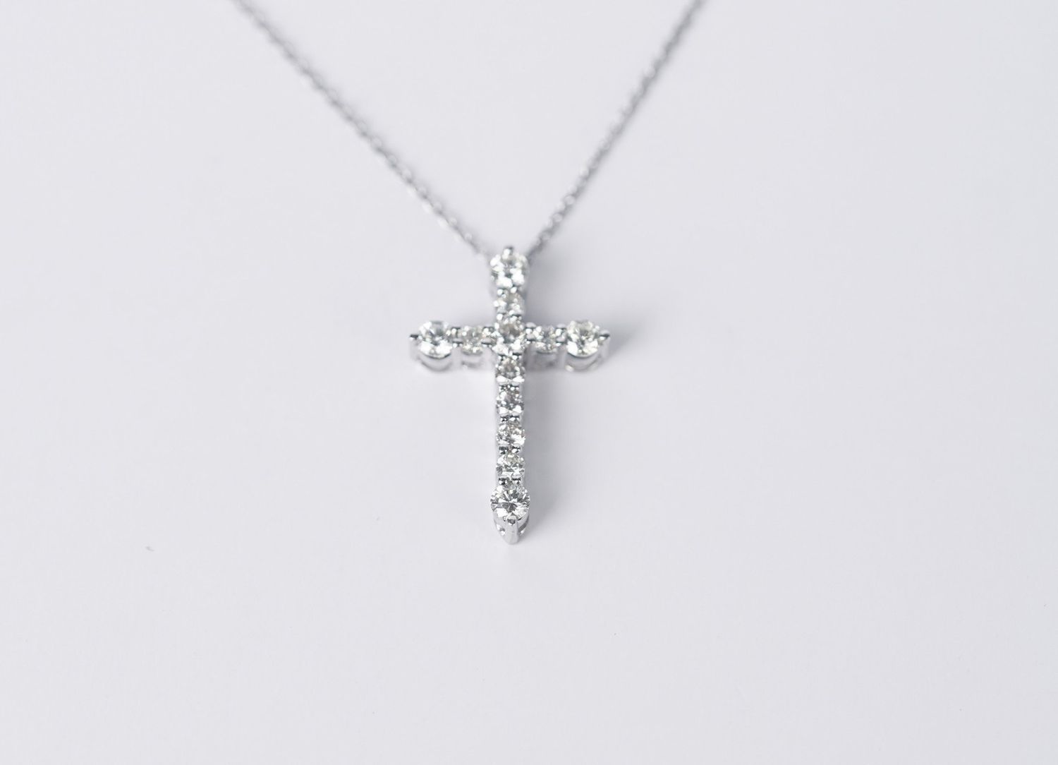 BIT- 14KW 4.25g 1.00ctw Diamond Cross Necklace 18-20&quot;