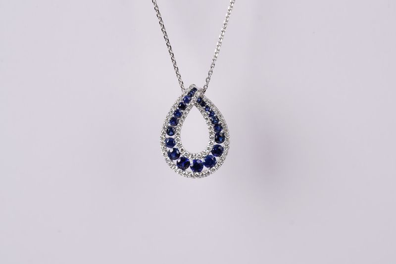 VTVD 14/18KW 1.57ctw Sapphire &amp; Diamond Fashion Pendant 16-18&quot;