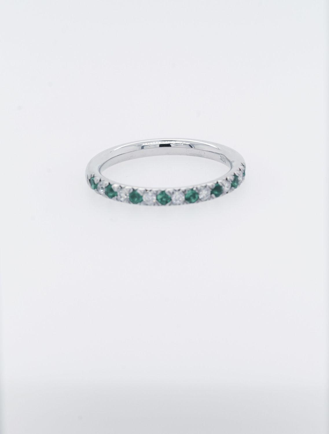NBE-14KW 2.5g .14ctw Diamond .15ctw Emerald Stackable Band (size 6.75)