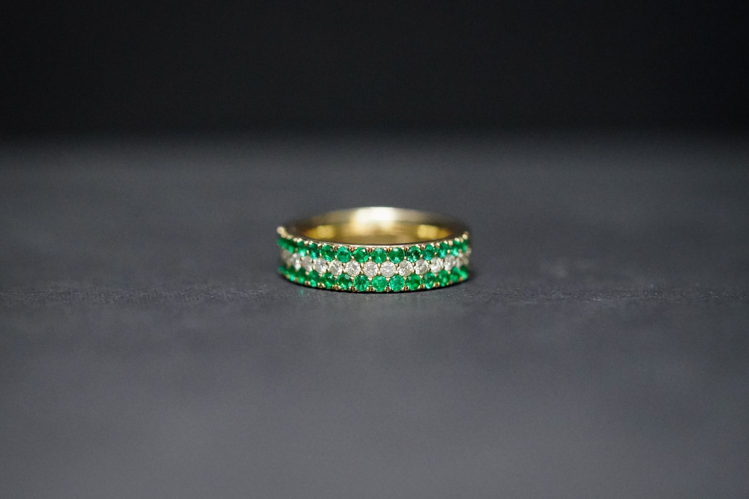VTEE-14KY 7.17g 1.09ctw Emerald &amp; Diamond Band (size 7)