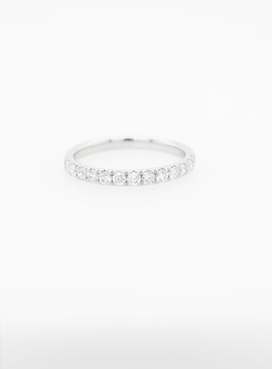 DNA-18KW 2.2g .47ctw Diamond Shared Prong Stackable Band (size 6.75)