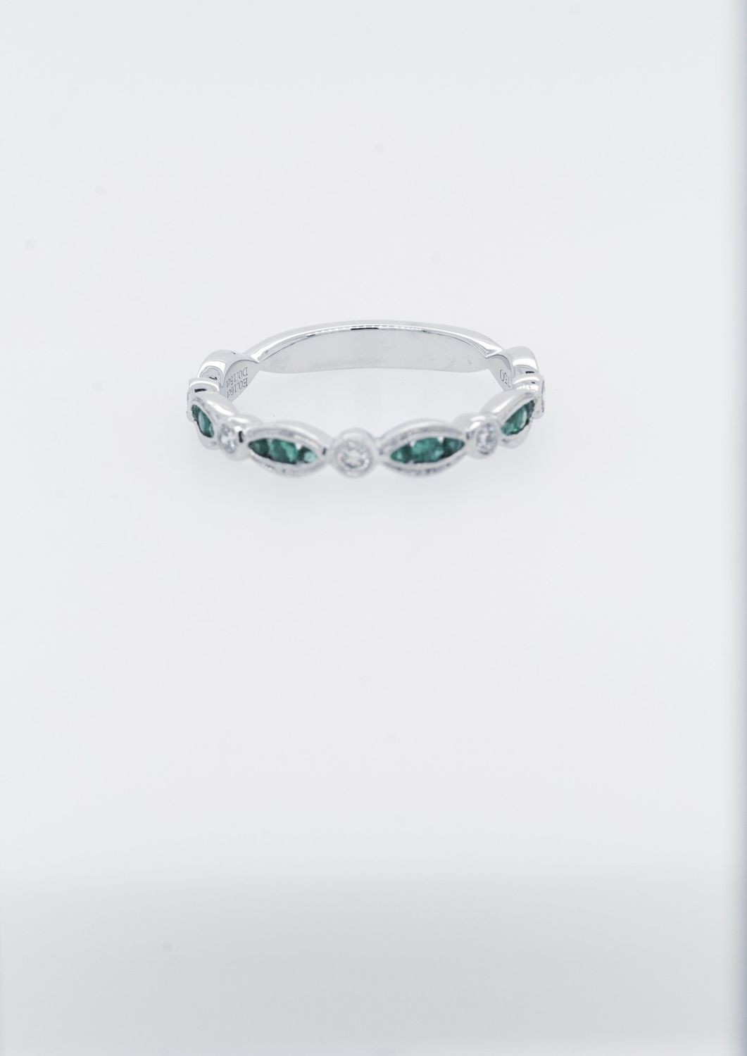 DVA-18KW 2.7g .15ctw Diamond .16ctw Emerald Stackable Band (size 6.75)