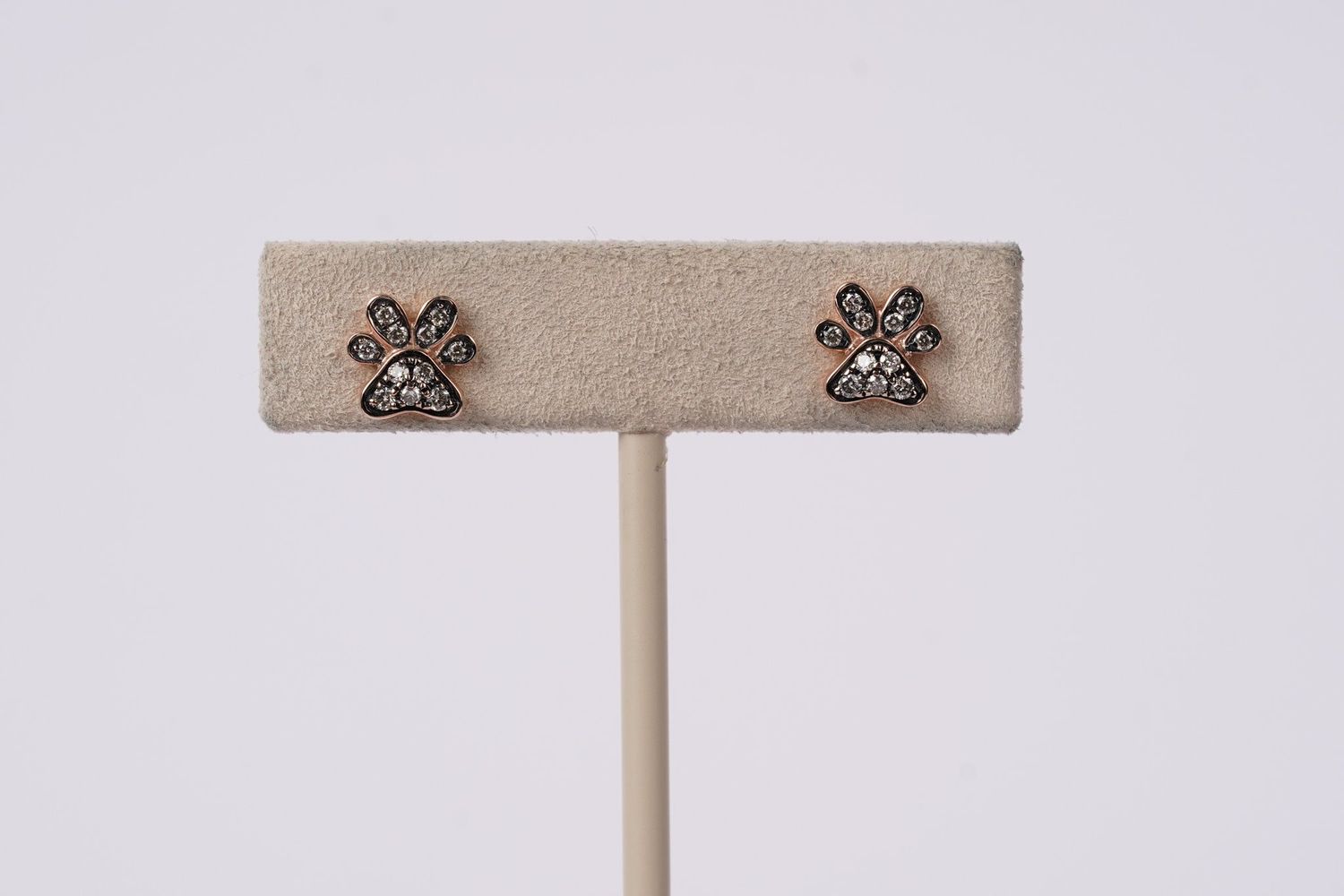 VRR- 14KR 1.50g .30ctw Levian Diamond Paw Print Earrings