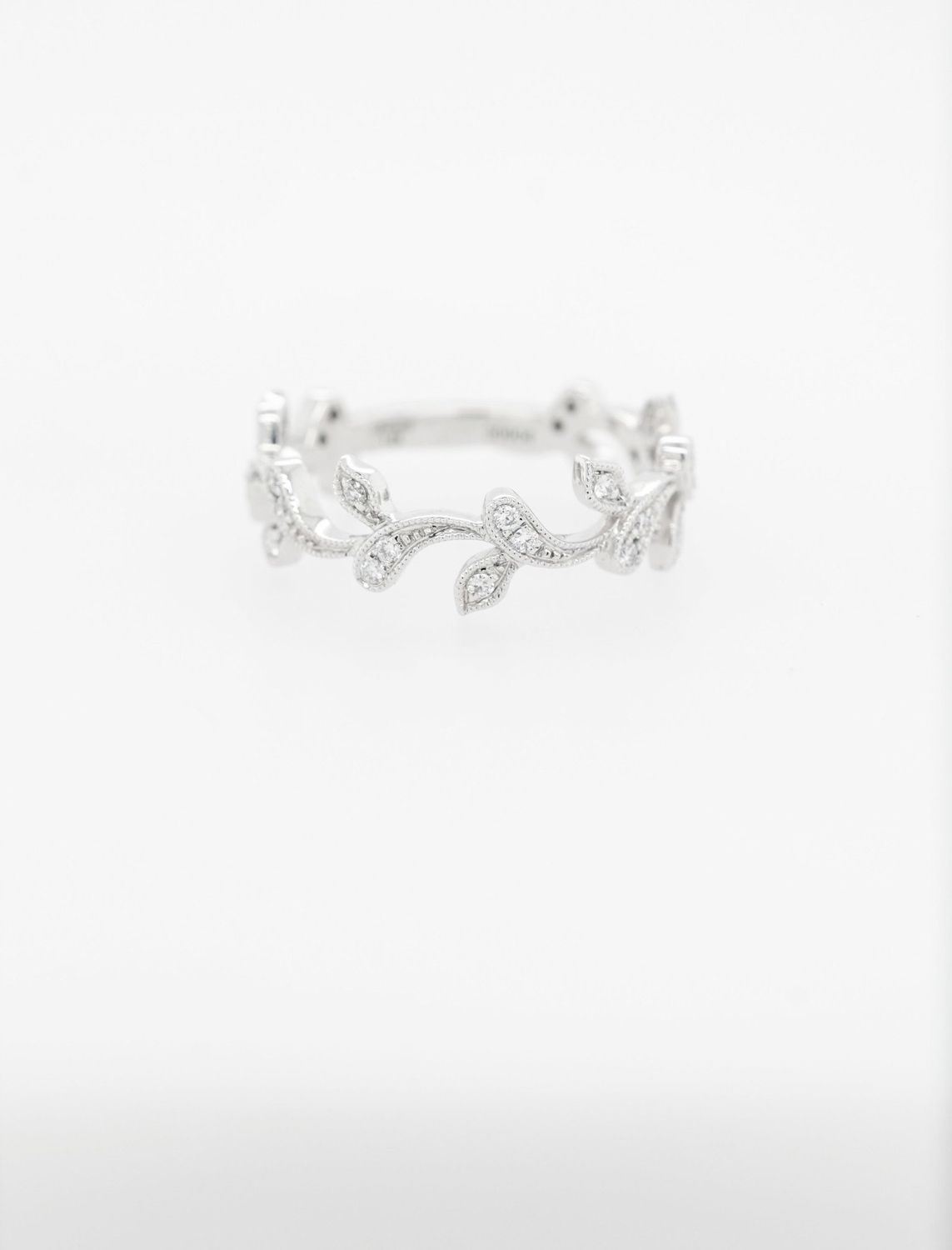 DBD- 14KW 2.43g .22ctw Large Diamond Vine Ring (size 6.5)