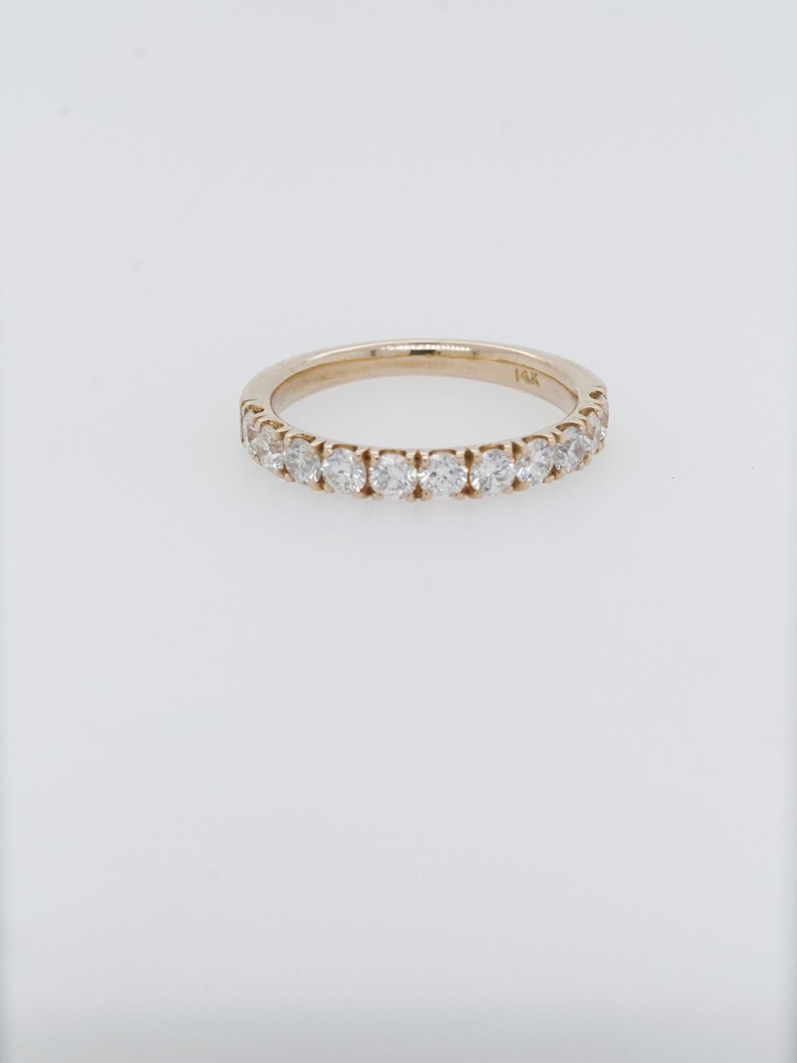 IAN- 14KY 2.70g .90ctw Diamond U-Prong Stackable Band (size 6.5)