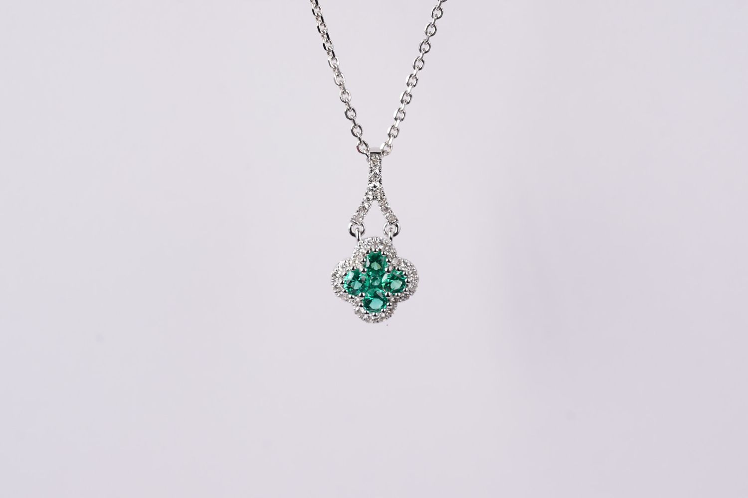 NIL 14/18KW 2.71g .12ctw Diamond .20ctw Emerald Halo Necklace 16-18&quot;
