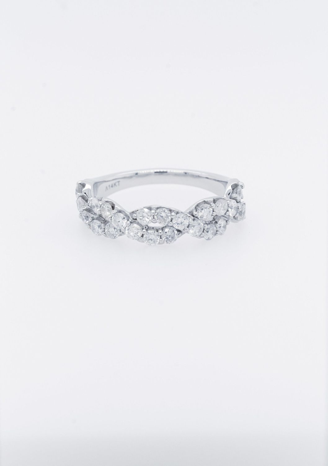 RVN- 14KW 3.90g 1.14ctw Diamond Twist Stackable Band (size 7)