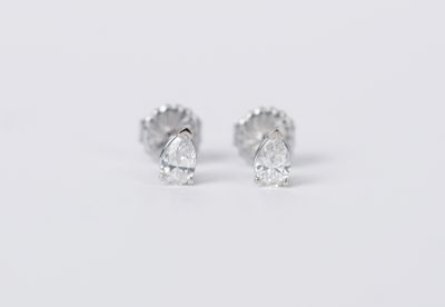 VATT- 14KW 1.43g 1.08ctw E-F/VS-SI Pear Diamond Stud Earrings