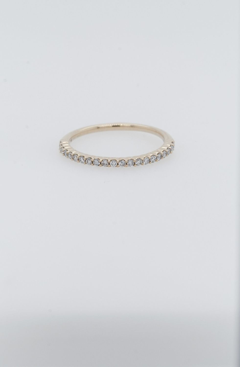 AVT- 14KY 1.5g .28ctw Diamond Shared Prong Stackable Band (size 7.25)