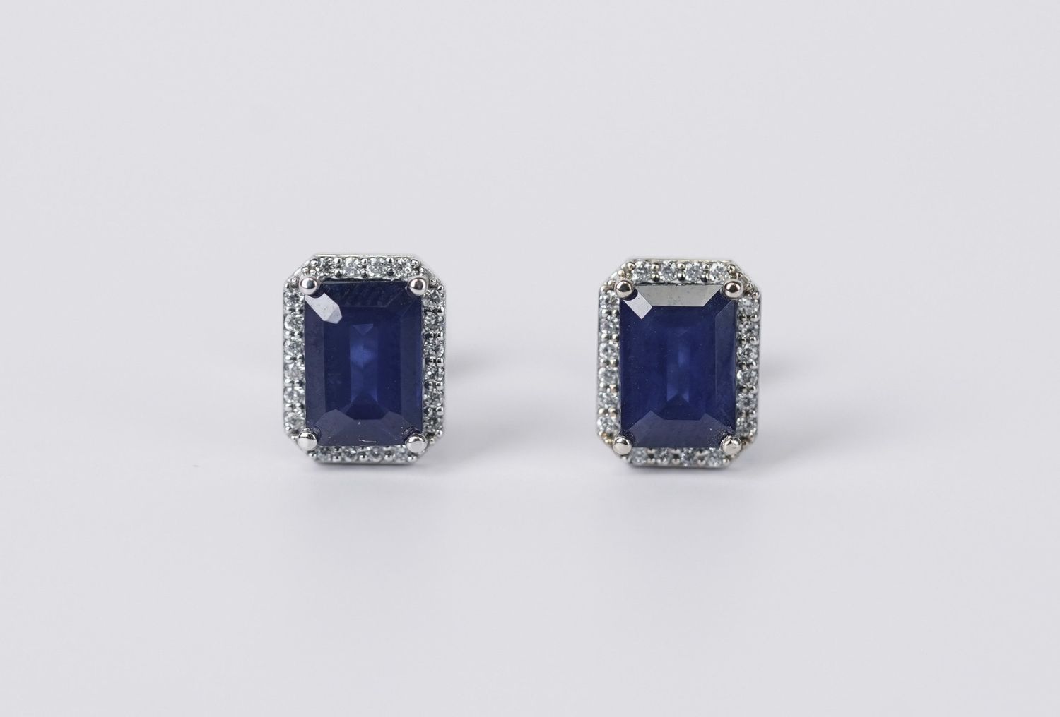 VTET- 14KW 2.09g 2.63ctw Sapphire &amp; Diamond Halo Studs