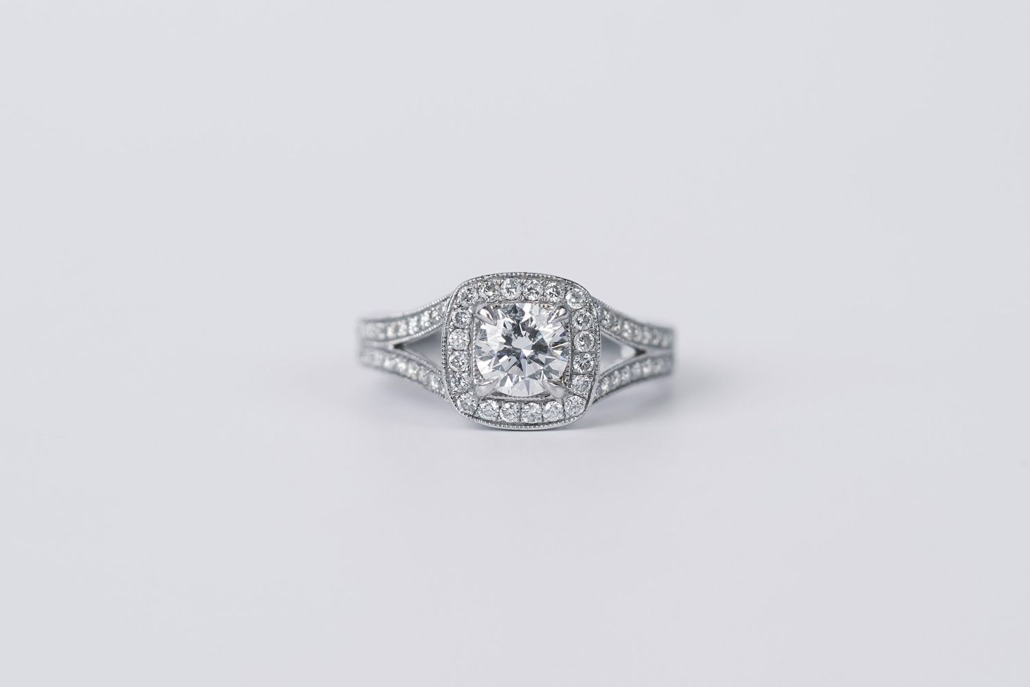 ATPTX-14KW 5.65g 1.60ctw (1.00ctr) I/SI2 Round Diamond Halo Engagement Ring (size 8.5)
