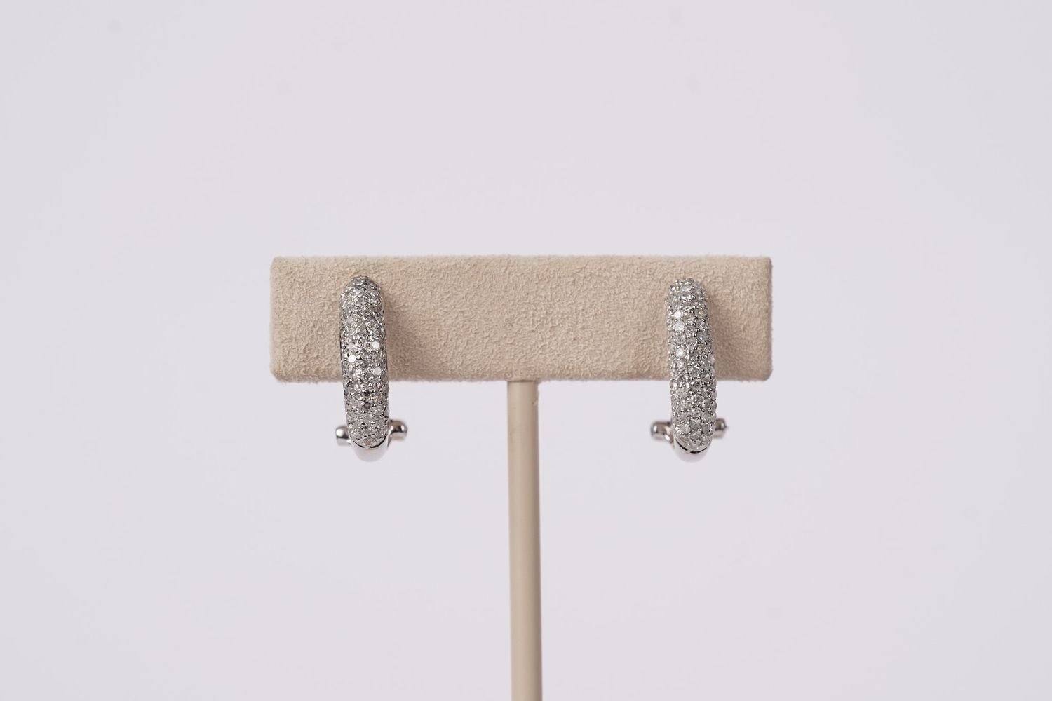 DET- 14KW 3.24g 1.00ctw Diamond Pave Hoop Earrings