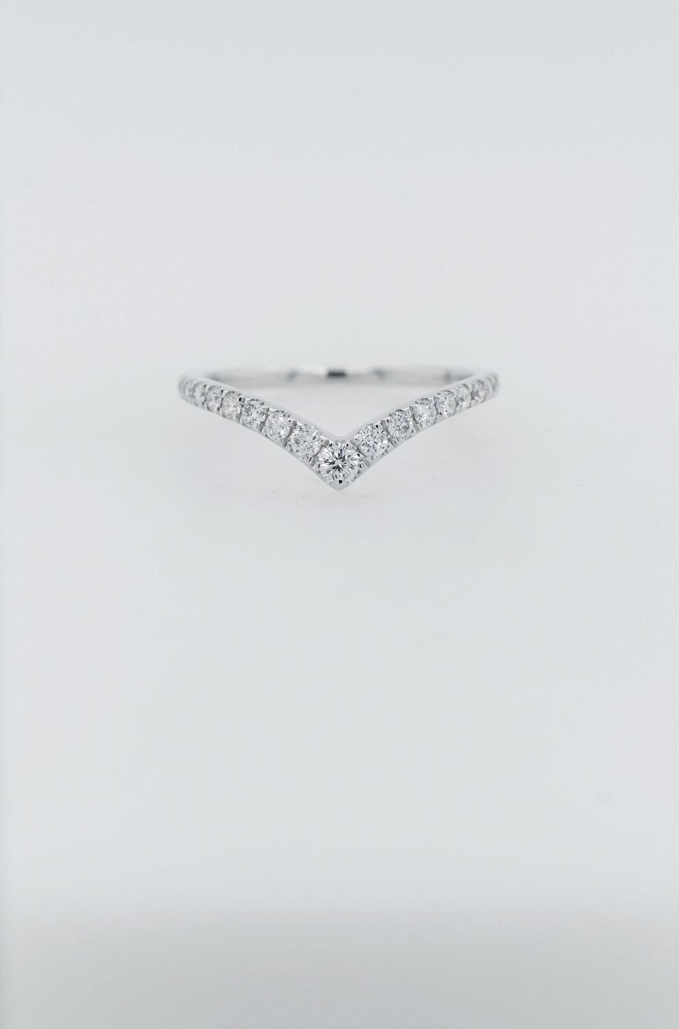 DLN- 14KW 1.50g .33ctw Diamond Stackable V-Band (size 6)