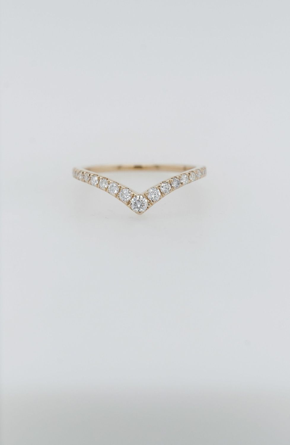 DLN- 14KY 1.46g .33ctw Diamond Stackable V-Band (size 6)