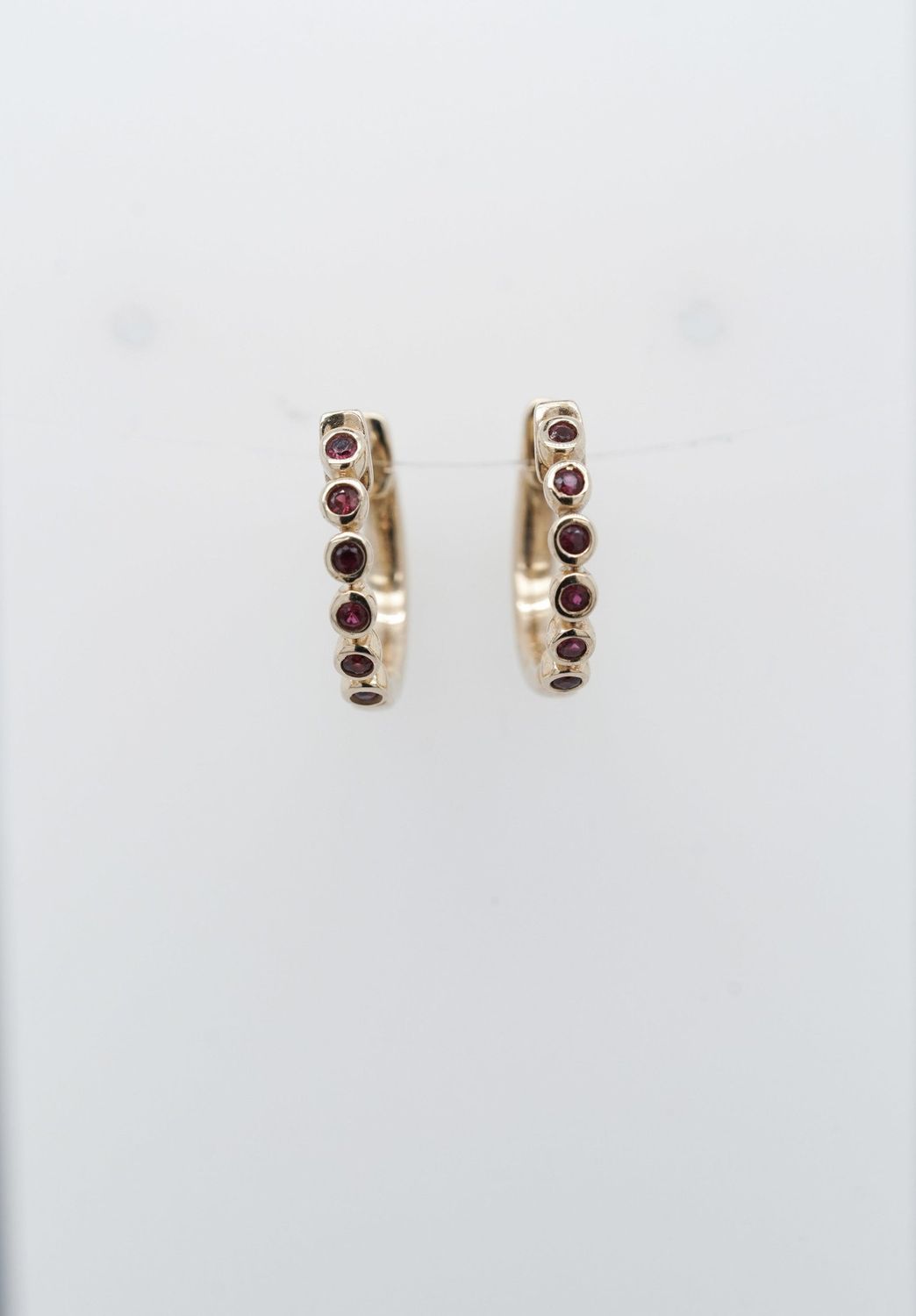 VDN- 14KY 2.20g .18ctw Ruby Bezel Hoop Earrings