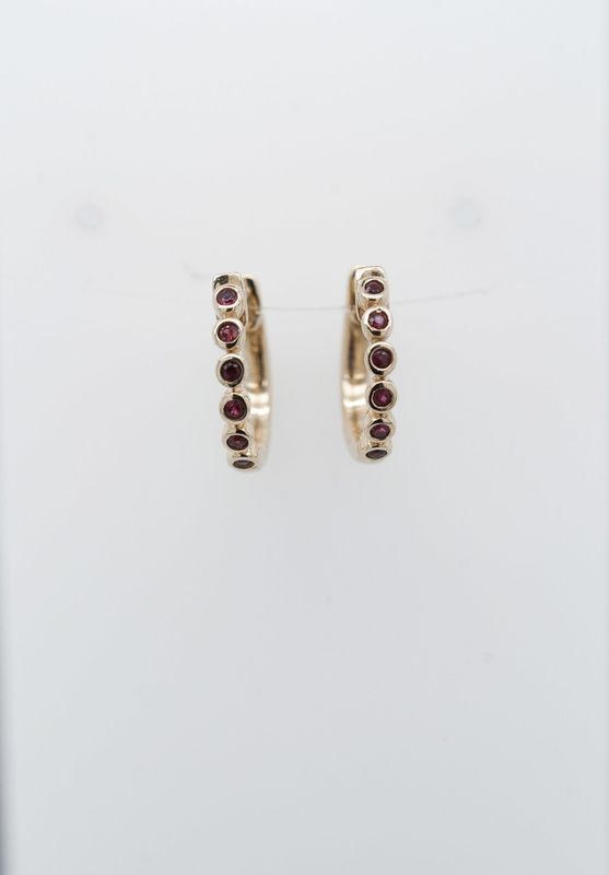 VDN- 14KY 2.20g .18ctw Ruby Bezel Hoop Earrings