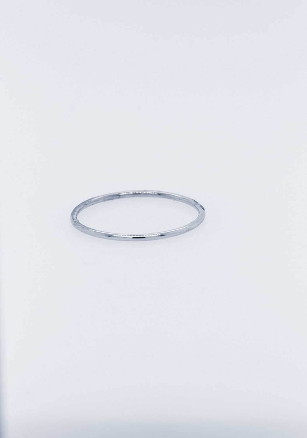 IT- 14KW .60g 1mm Half Round Wedding Band (size 6)
