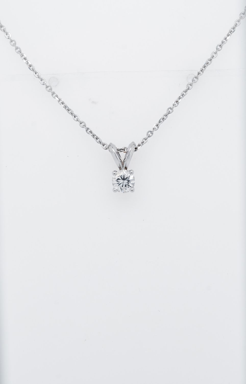 ATT- 14KW 2.24g .25ct I/I1 Round Diamond Solitaire Pendant 16-18&quot;