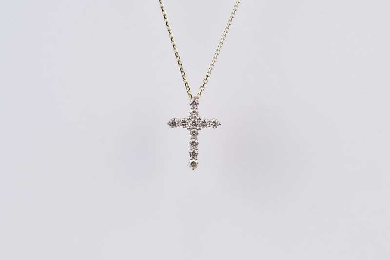 EIRX- 14KY 2.28g .50ctw Diamond Cross Necklace 18&quot;