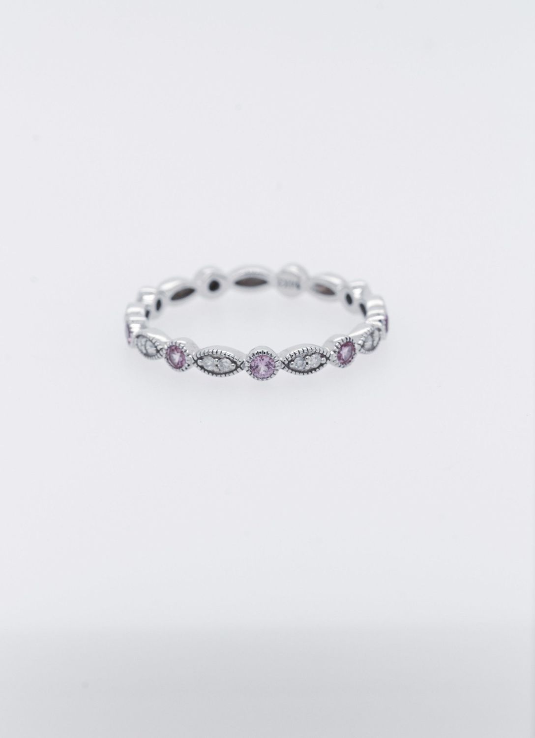 VBN-14KW 1.7g .06ctw Diamond .20ctw Topaz Stackable Band (size 7)