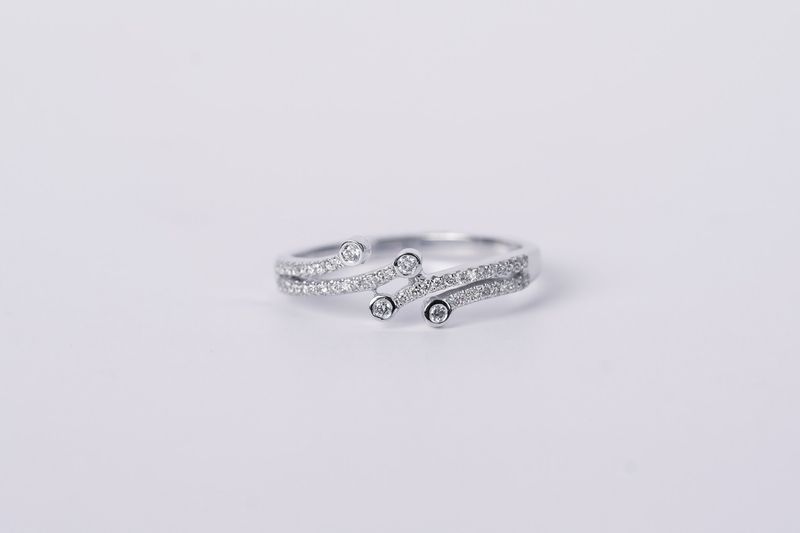 NAT- 14KW 2.2g .16ctw Diamond Fashion Band (size 7)