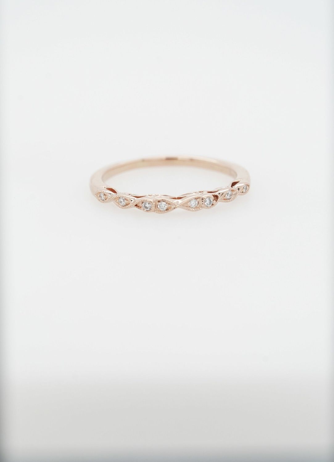VAT- 14KR 2.07g .10ctw Diamond Stackable Band (size 8)