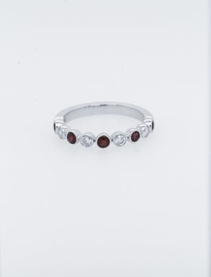 NVT-14KW 3.1g .22ctw Diamond .36ctw Ruby Stackable Ring (size 7)