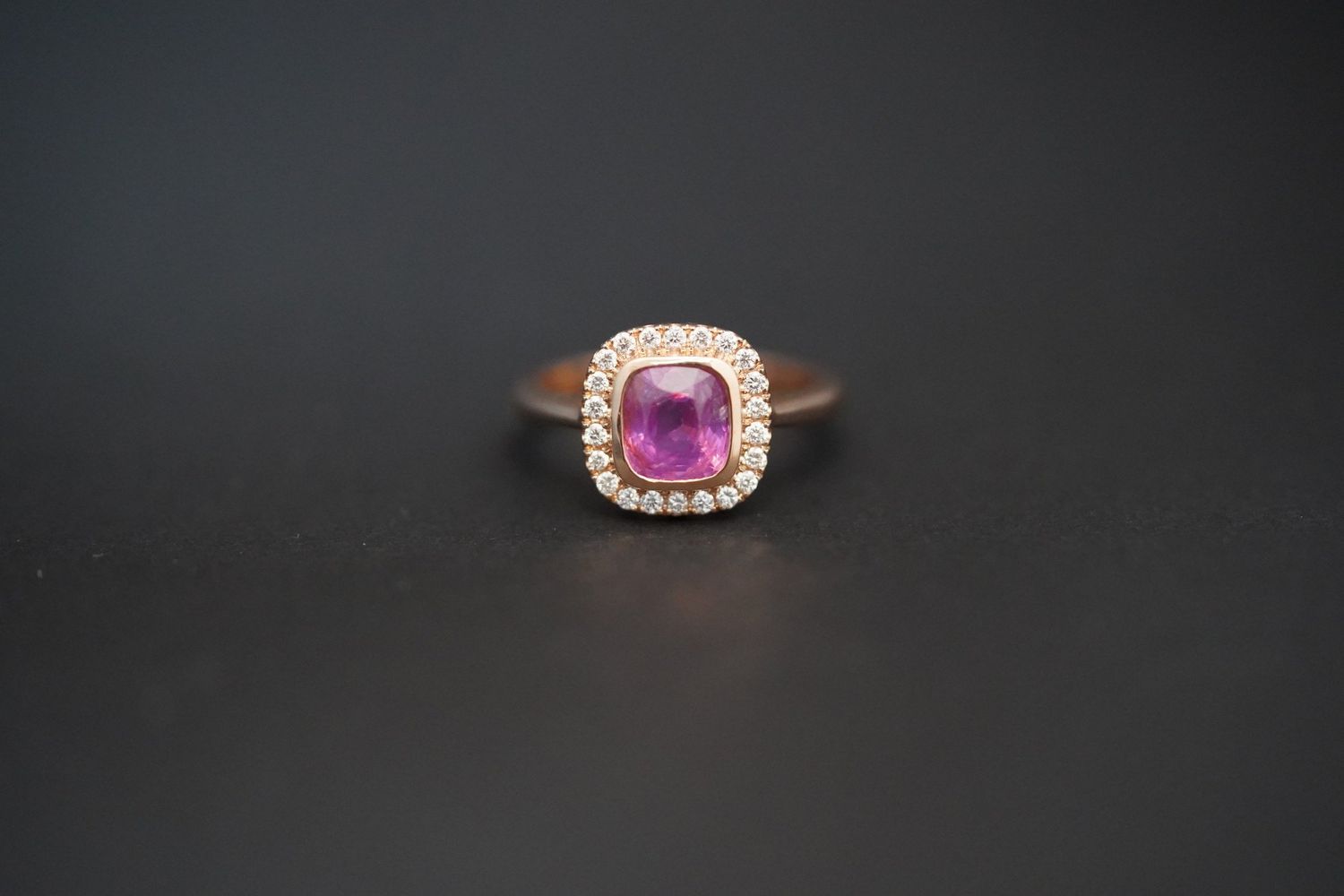 VAVT 14KR 4.15g 1.81ctw (1.56ctr) Pink Burma Sapphire Halo Fashion Ring (size 7)