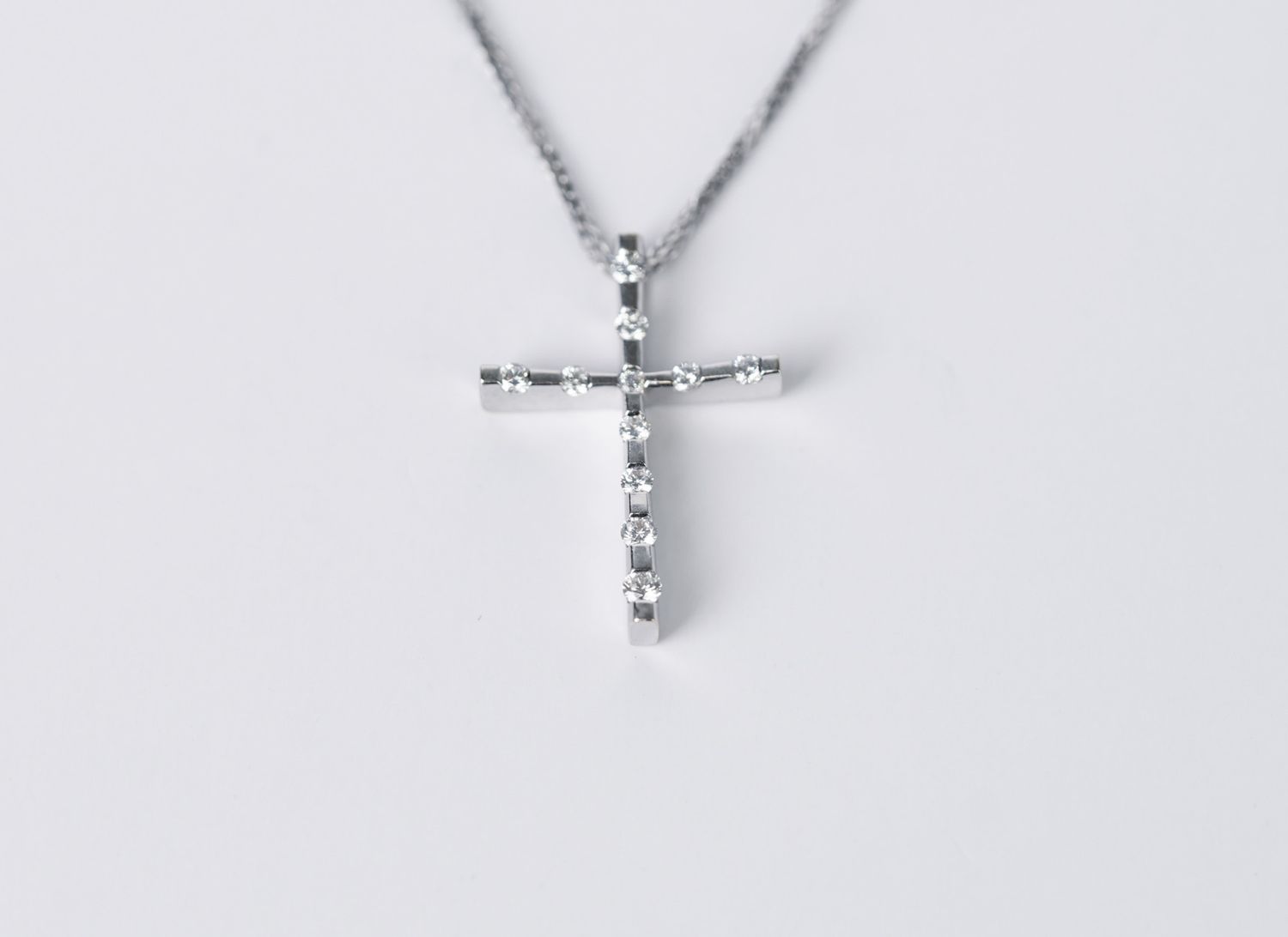 NTT- 14/18KW 5.26g .25ctw Diamond Cross Necklace 16&quot;