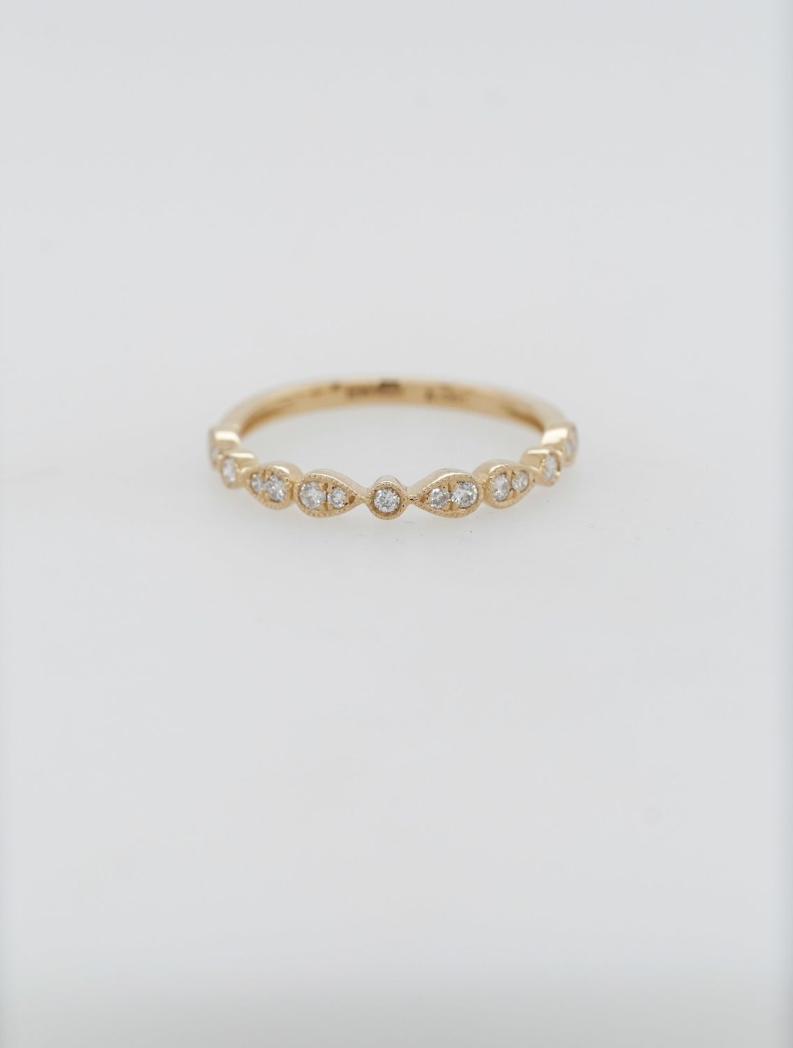 AED- 14KY 1.40g .20ctw Diamond Stackable Band (size 6.5)