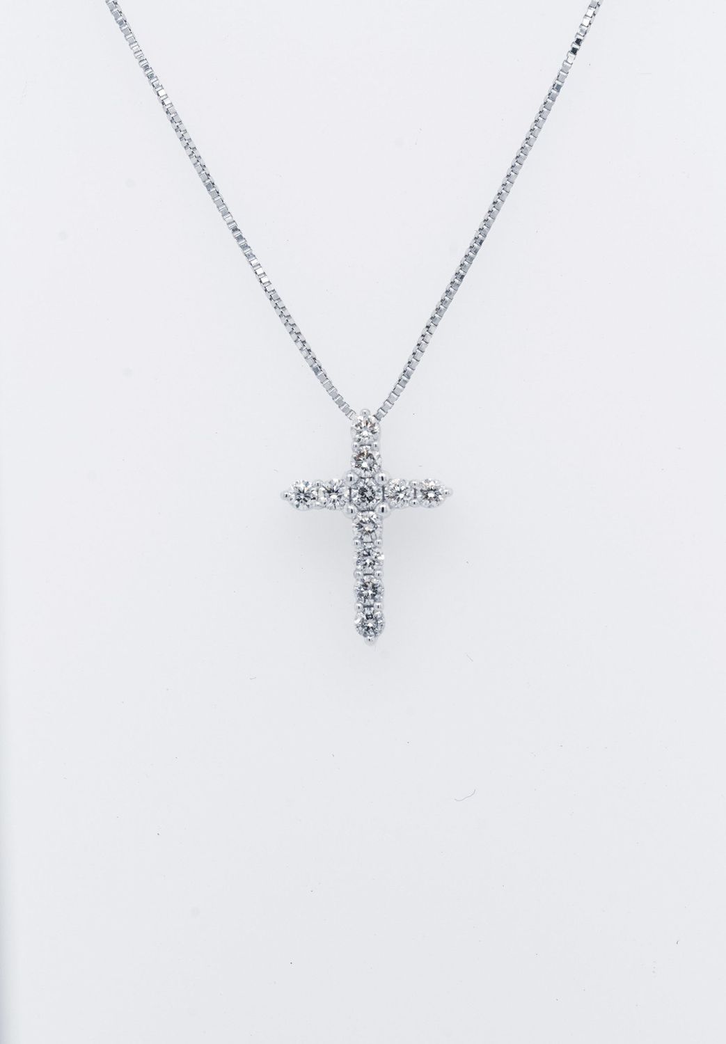 NIE- 14KW 1.87g .25ctw Diamond Cross Necklace 18&quot;