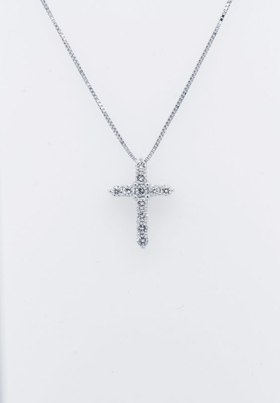 NIE- 14KW 1.87g .25ctw Diamond Cross Necklace 18&quot;