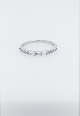 NTI- 14KW 1.8g .36ctw Baguette &amp; Round Diamond Stackable Band (size 7)