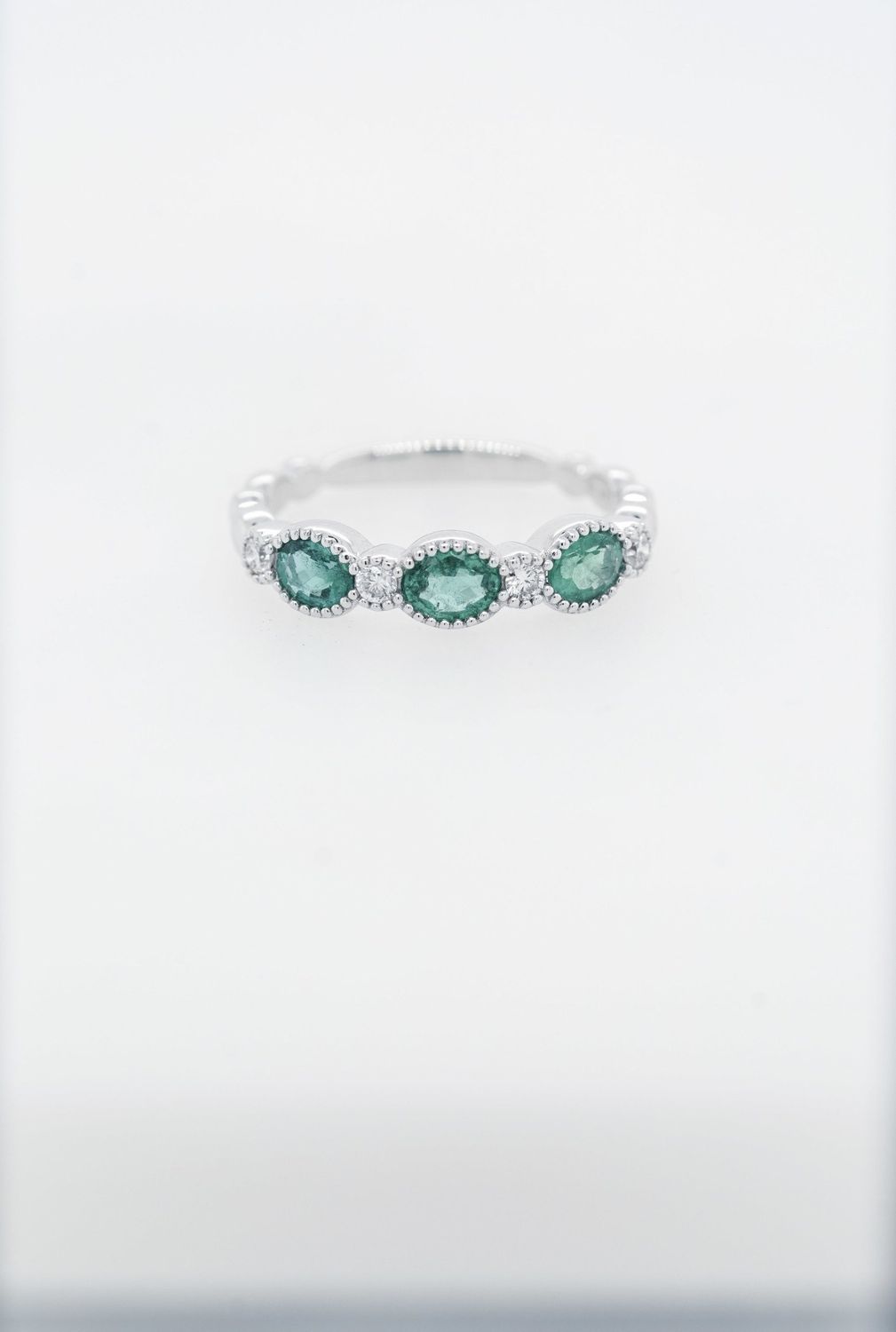 BLA- 18KW 2.69g .81ctw Emerald &amp; Diamond Stackable Band (size 6.5)