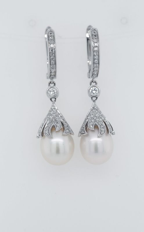 DLI- 14KW 6.05g .52ctw Diamond 8.5mm Pearl Drop Earrings